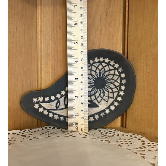 Handcrafted Raku Ceramic Paisley Crescent Shaped Trinket Dish Plate Intricate Fl - Picture 2 of 4